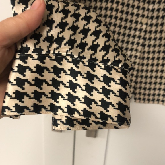 Lindor stunning blouse-Nwot - Picture 4 of 7